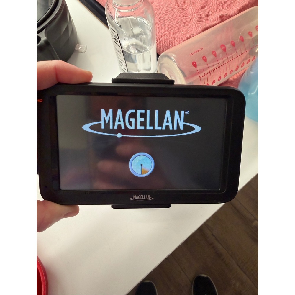 Magellan RoadMate 5230T-LM 5 Inch GPS Navigator with Lifetime Maps and Traffic